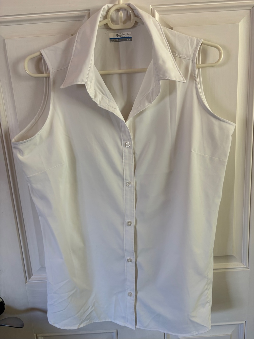 Columbia White Sleeveless Button-Down Shirt